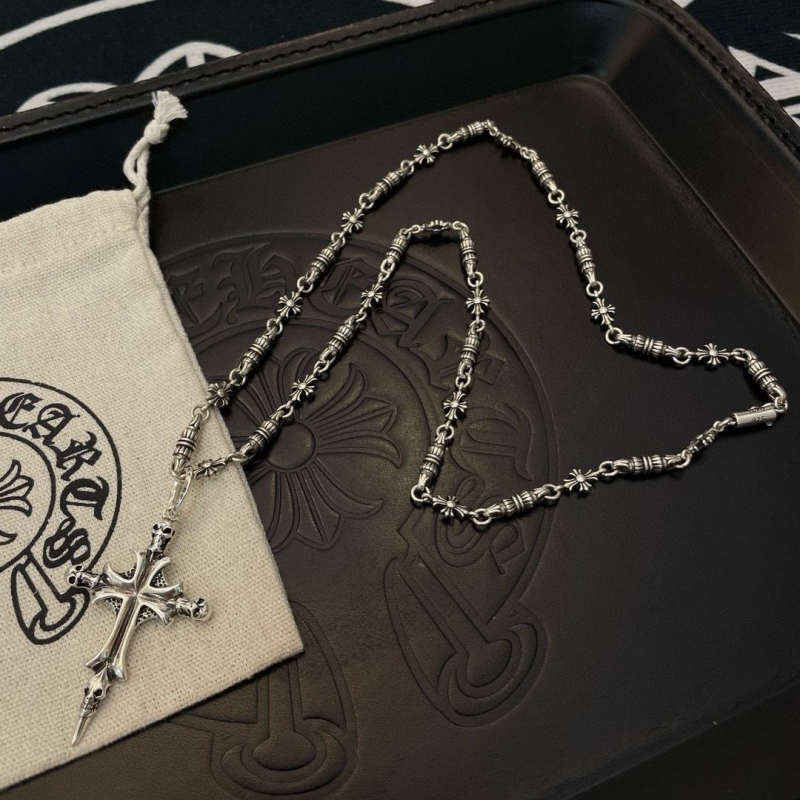 Ch*0me He**ts necklaces